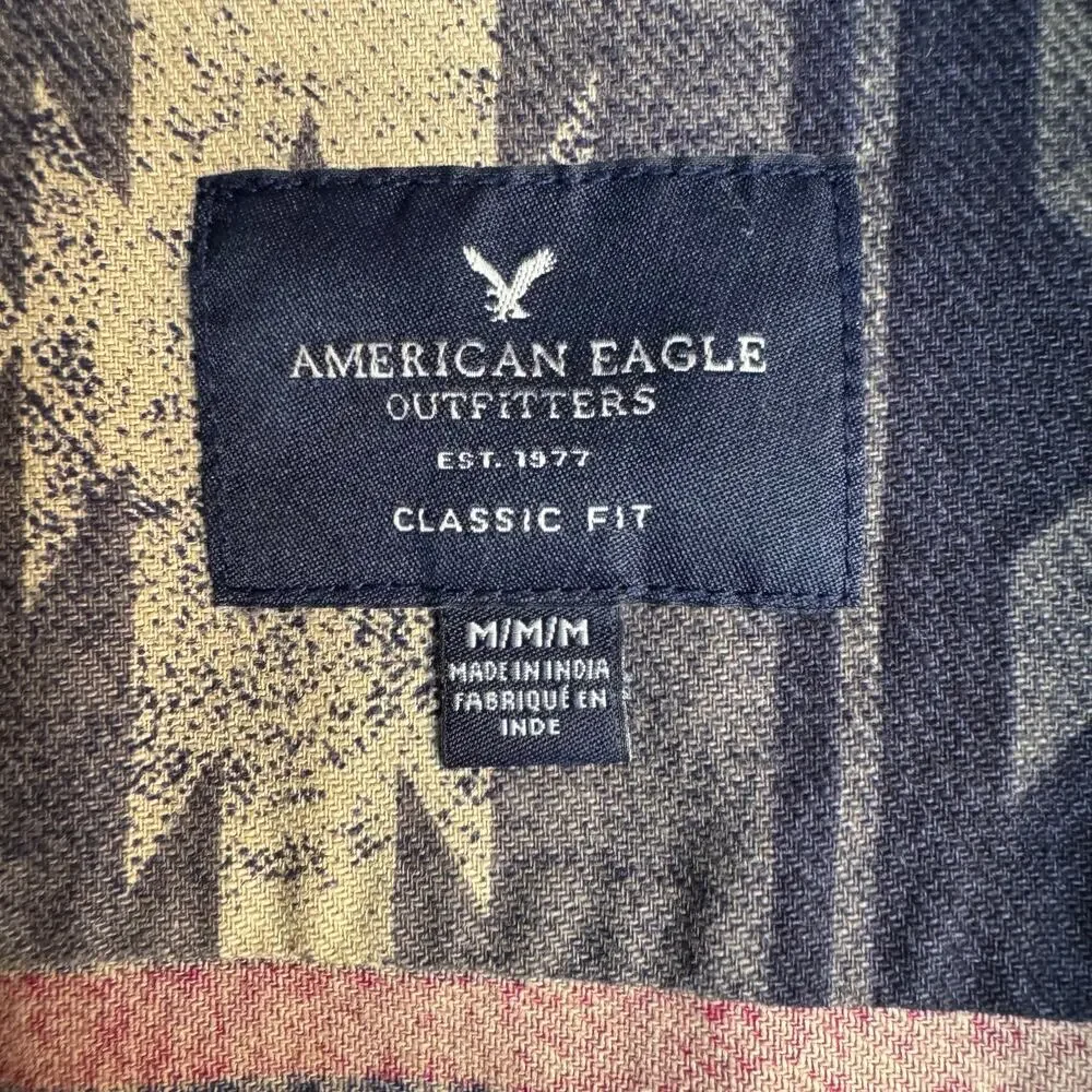 American Eagle Outfitters Button Down Classic Fit Shirt Men M Red Gray Tribal